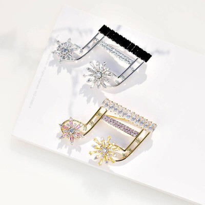 Creative Korean Channel Note Designer Brooches And Pins Pins Copper Zircon 18k Gold Plated Charming Brooches Women